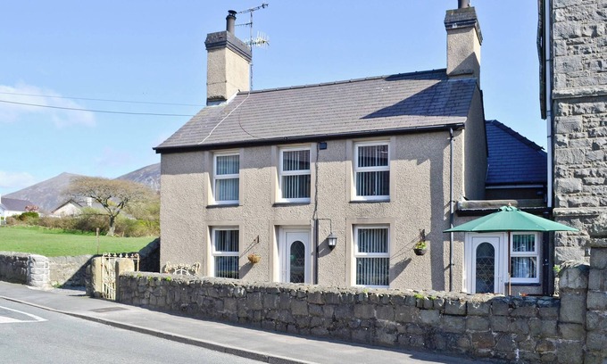 Trefor Cottage | 2 bedroom accommodation in Trefor, near Caernarfon
