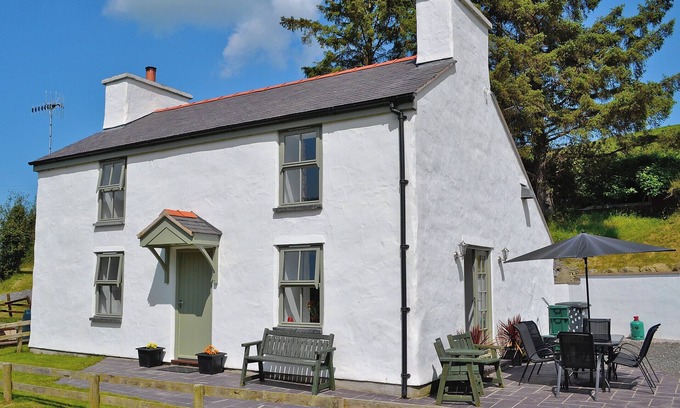 Eglwysbach Cottage | 2 bedroom accommodation in Eglwysbach, near Conwy