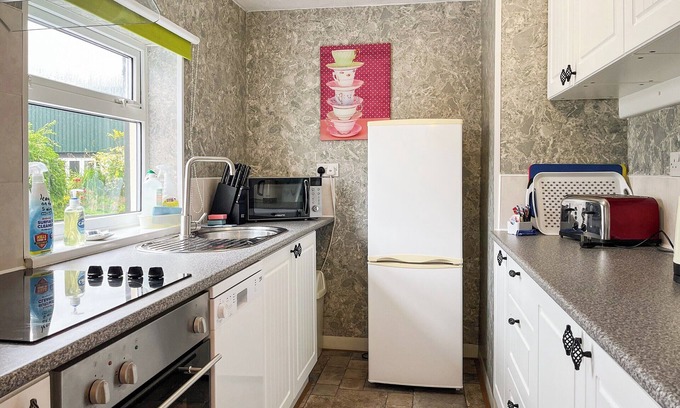 Forsbrook Cottage | 2 bedroom accommodation in Dilhorne, near Cheadle