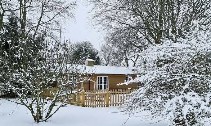 Liphook Cottage | 2 bedroom accommodation in Passfield