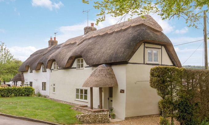 West Meon Cottage | 2 bedroom accommodation in Kilmeston, near Alresford