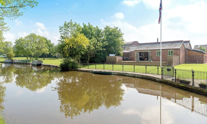 Ellesmere Cottage | 2 bedroom accommodation in Tetchill, near Ellesmere