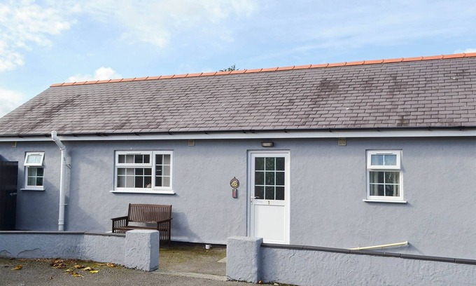 Pentraeth Cottage | 2 bedroom accommodation in Pentraeth, near Beaumaris
