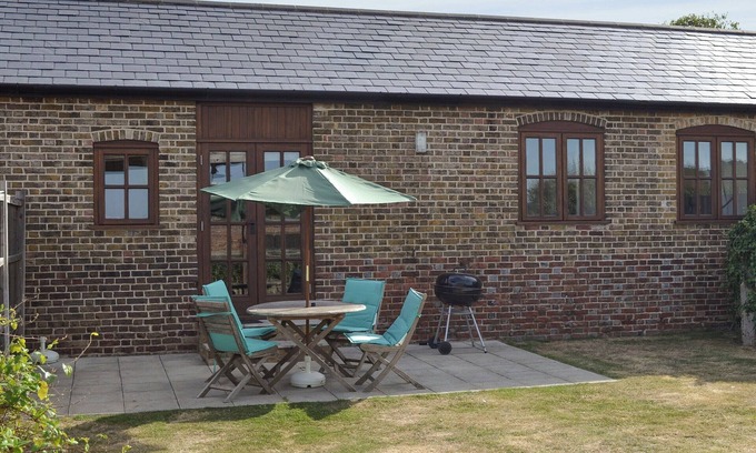 Rochester Cottage | 2 bedroom accommodation in High Halstow, near Rochester