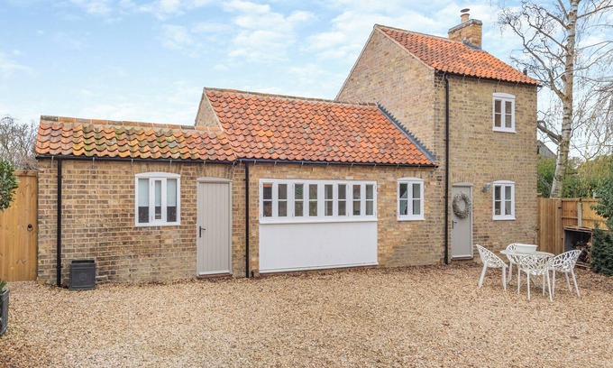 Sleaford Cottage | 2 bedroom accommodation in Howell, near Sleaford