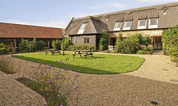 Potter Heigham House | 2 bedroom accommodation in Catfield