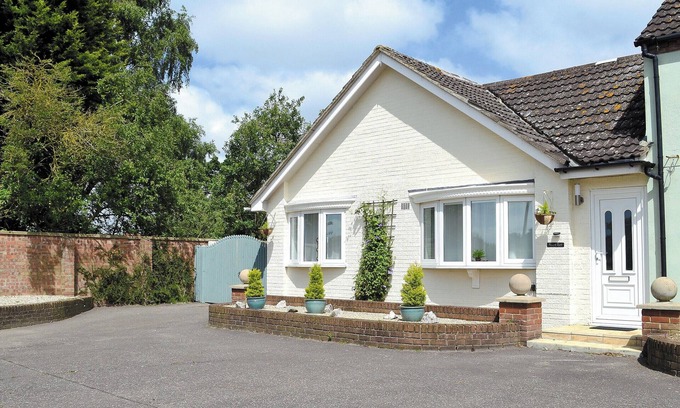 Sculthorpe Cottage | 2 bedroom accommodation in Sculthorpe, near Fakenham