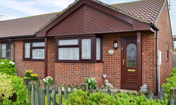 Walcott Cottage | 2 bedroom accommodation in Walcott, near Norwich