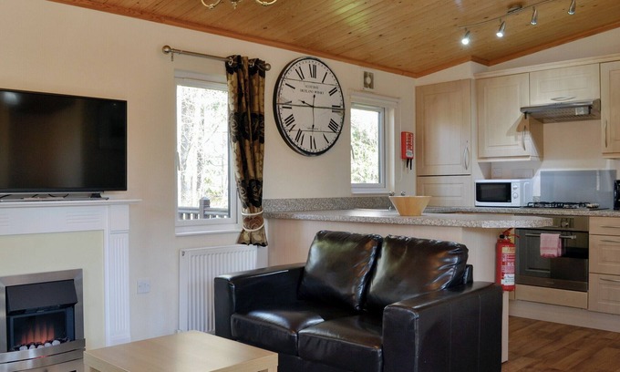 Dinnet Cottage | 2 bedroom accommodation in Dinnet, near Ballater