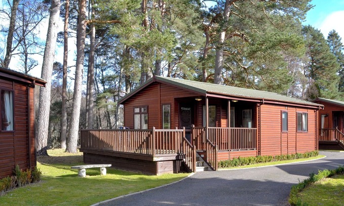 Dinnet Cottage | 2 bedroom accommodation in Dinnet, near Ballater