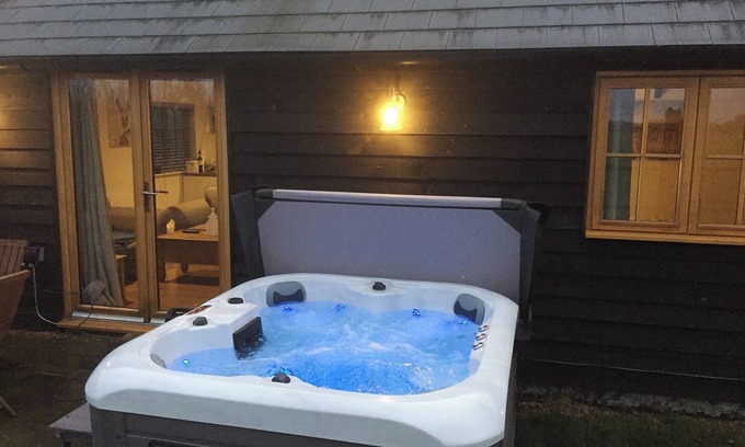 Denton Cottage | 2 bedroom accommodation in Alkham, near Dover