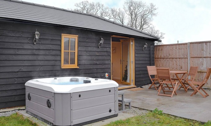Denton Cottage | 2 bedroom accommodation in Alkham, near Dover