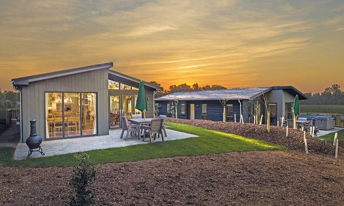 Penally Ski Chalet | 2 bedroom accommodation in Tenby