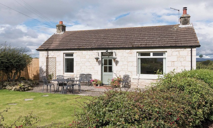 Airth Cottage | 2 bedroom accommodation in Culross, near Dunfermline