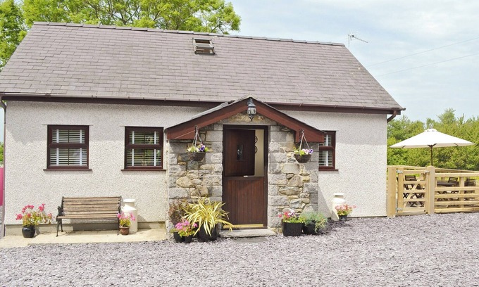 Dinas Cottage | 2 bedroom accommodation in Rhostryfan, Caernarfon