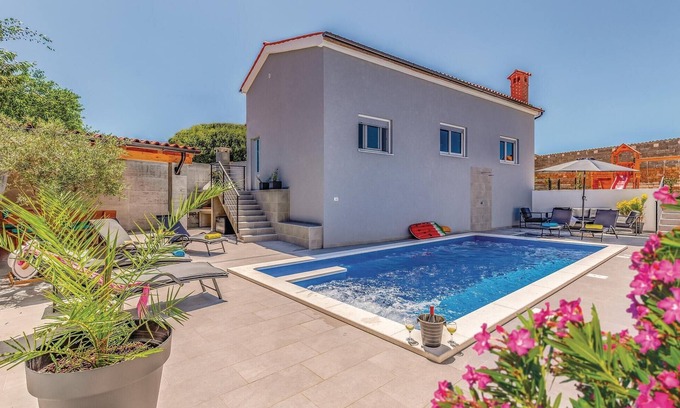 Muntic Apartment | 2 bedroom amazing apartment in Pula