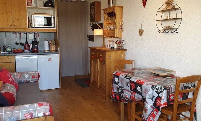 Huez Apartment | 2 bedroom apartment chalet atmosphere