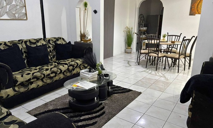 Kingston Apartment | 2-bedroom apartment in delightful Kingston with AC, fitness room