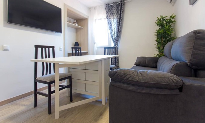 Na Rovella House | 2 bedroom apartment near City of Arts