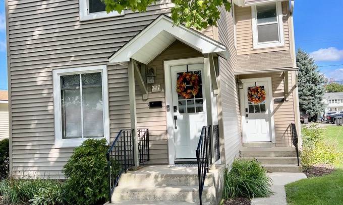 Lake Geneva Apartment | 2 Bedroom Apartment Walking distance to downtown Lake Geneva