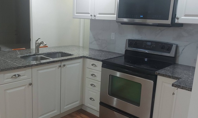 Vaughan House | 2 Bedroom Basement Apartment For Rent in Vaughan Canada. 647-400-4944.