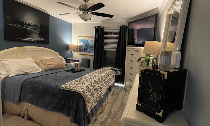 Queens House | 2 Bedroom Beach Paradise