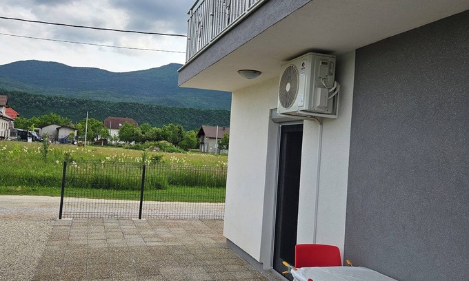 Mali Radic House | 2-bedroom building in charming Bihać with WiFi, AC. Book now