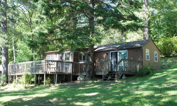 Nevis Cabin | 2 Bedroom Cabin Nestled in the Pines on Quiet Lake