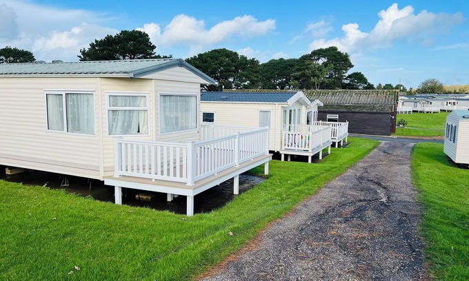 Bembridge House | 2 Bedroom Caravan SHS3, Sandhills, Bembridge