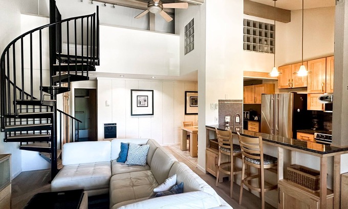 Mammoth Lakes Condo | 2-bedroom condo in charming Mammoth Lakes with Pool & WiFi