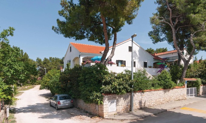 Mirce Apartment | 2 bedroom cozy apartment in Supetar