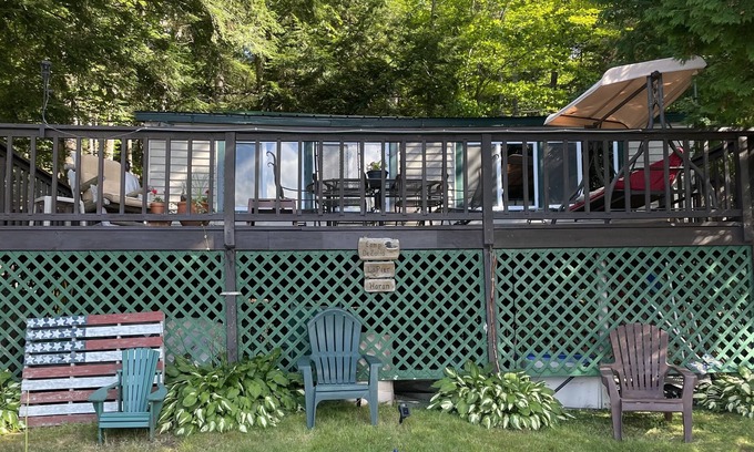 Moriah Center Cabin | 2 Bedroom Cozy Cabin Water Front