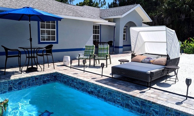Valencia Lakes House | 2 Bedroom Family Guest House w Heated Saltwater Pool