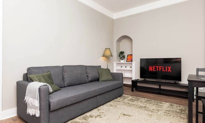 Inverurie Apartment | 2 Bedroom Flat - Free Parking