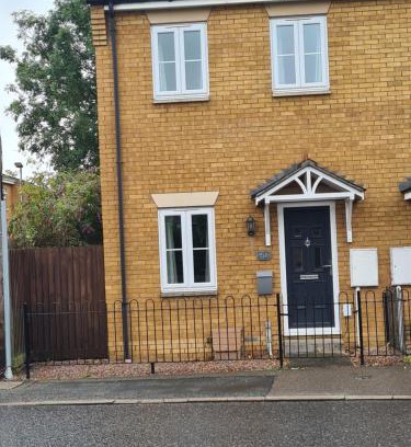 Long Sutton House | 2 bedroom house Admiral Court