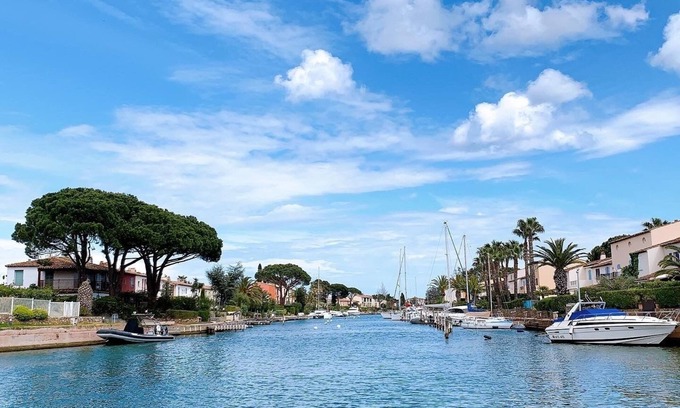 Port Cogolin House | 2 BEDROOM HOUSE IN PORT COGOLIN (with pontoon for boat)