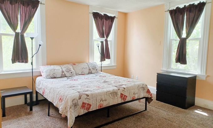 Northside House | 2 Bedroom House in the Heart of Northside, Close to Everything in Cincinnati