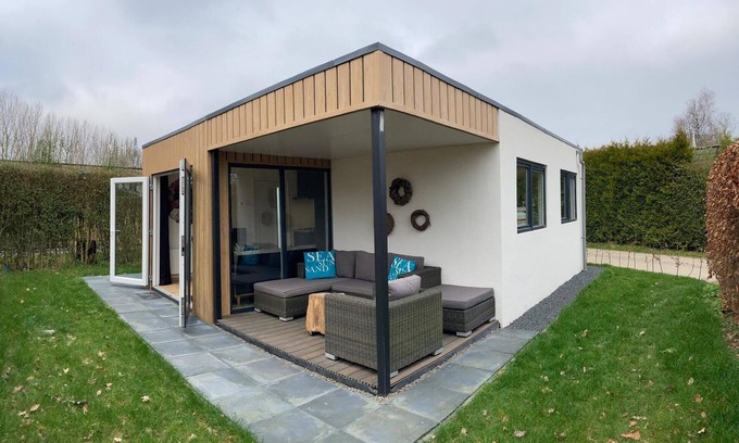 Heinkenszand House | 2 bedroom lovely home in Heinkenszand