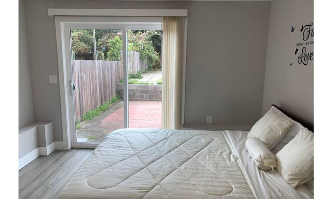 Daly City House | 2-bedroom lower unit Border from San Francisco
