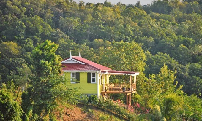 Portsmouth House | 2 bedroom, ocean-view oasis