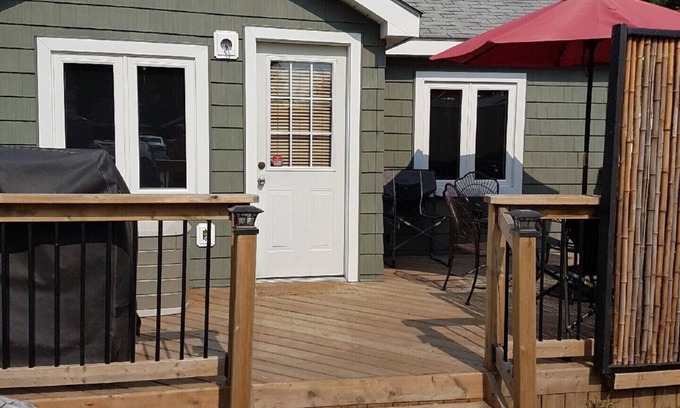 Harwich House | 2 Bedroom Property with Views of RONDEAU BAY