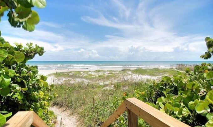 Crescent Beach Condo | 2 Bedroom Remodeled Beachfront Condo!