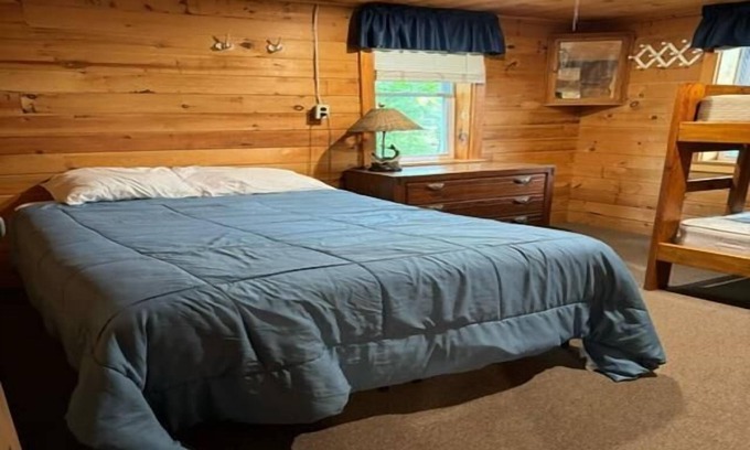 The Forks Cabin | 2 Bedroom Riverside Cabin