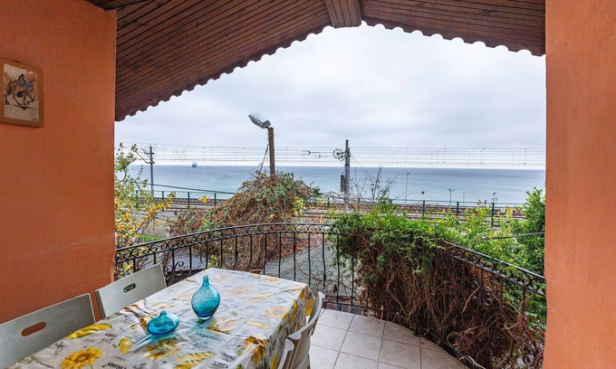 Bakırkoy House | 2 Bedroom Sea View Village House