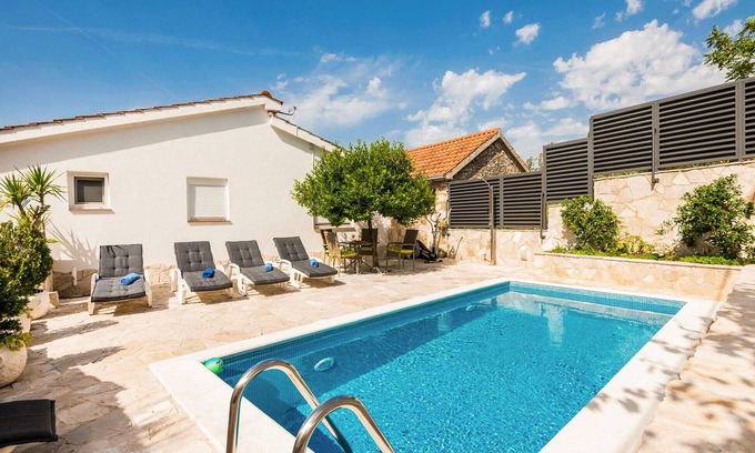 Kula Norinska House | 2 bedroom stunning home in Desne