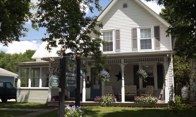 Montgomery Center House | 2 Bedroom Suite