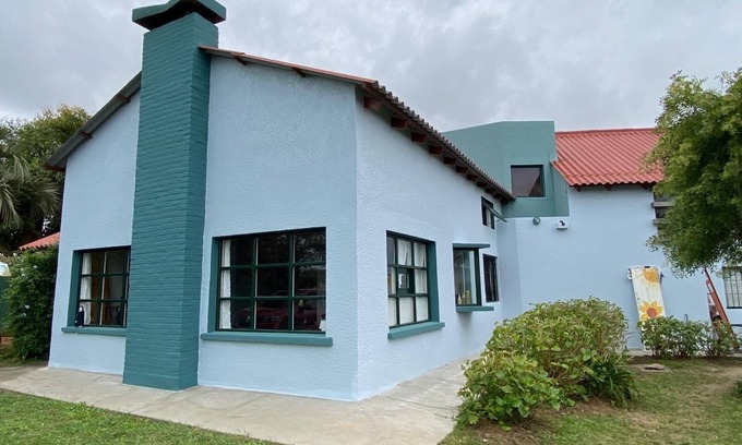 Rocha House | 2-bedroom house in charming Antoniopolis/La Paloma Rocha.1 block from the beach
