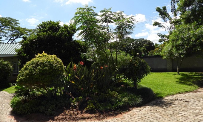 Harare Apartment | 2 Bedroomed Apartment With En-suite and Kitchenette - 2070