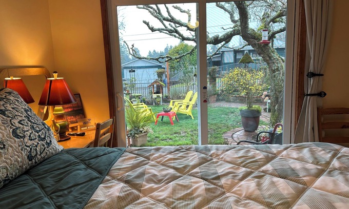 Des Moines House | 2-Bedrooms-4PAX-Helen’s Garden House🏡 Minutes from airport@Des Moines-Seattle,WA