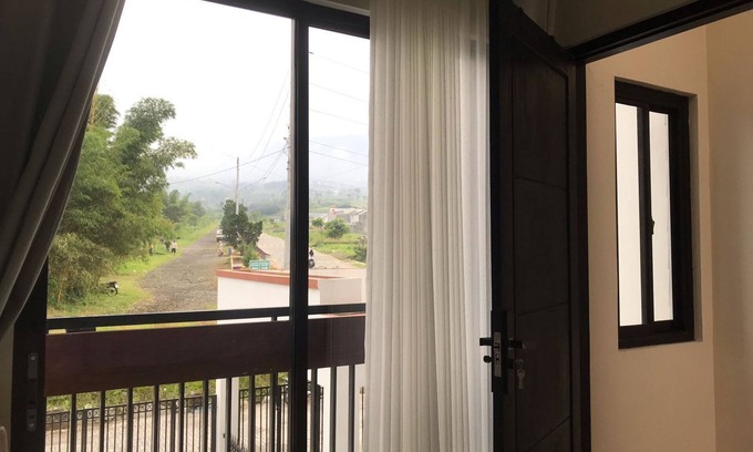 Wonosobo House | 2-bedrooms holiday home with mountain views